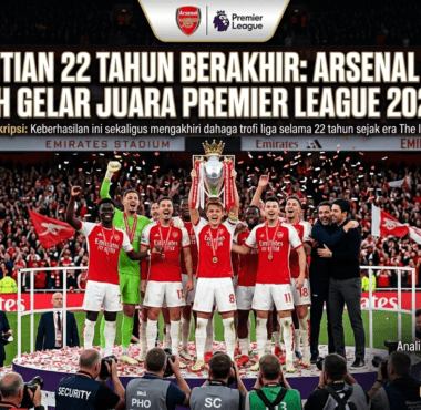 Sorak-sorai kegembiraan para pemain Arsenal saat mengangkat trofi juara Premier League di atas panggung di hadapan ribuan suporter setia