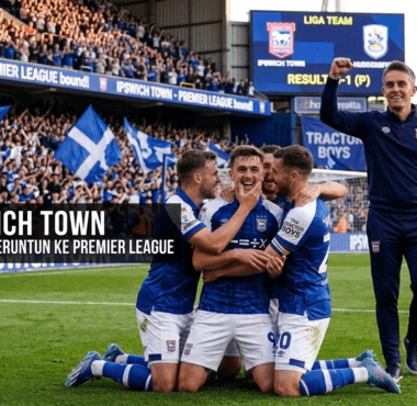 Perayaan pemain dan suporter Ipswich Town saat merayakan keberhasilan promosi ke Premier League Inggris